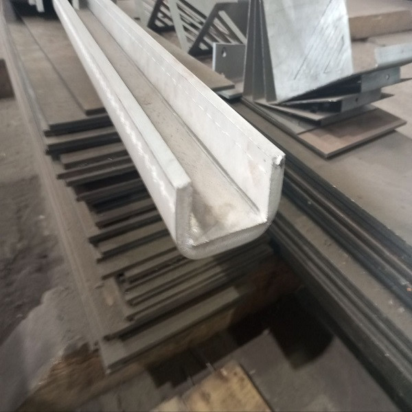 Швеллер алюминиевый