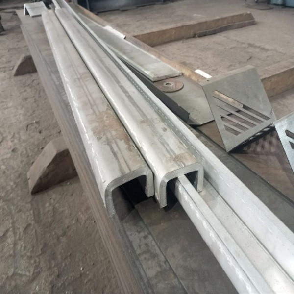 Швеллер алюминиевый